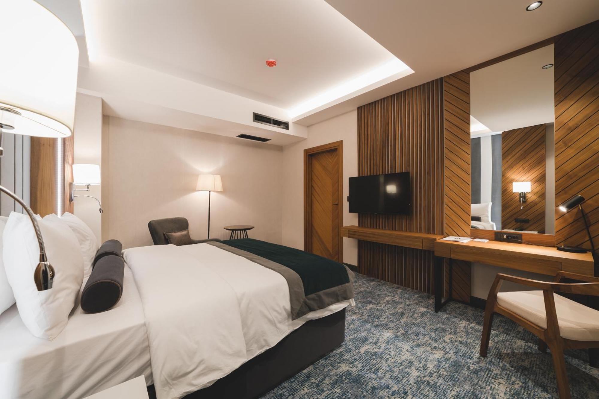 Bristol Hotel Podgorica Eksteriør bilde